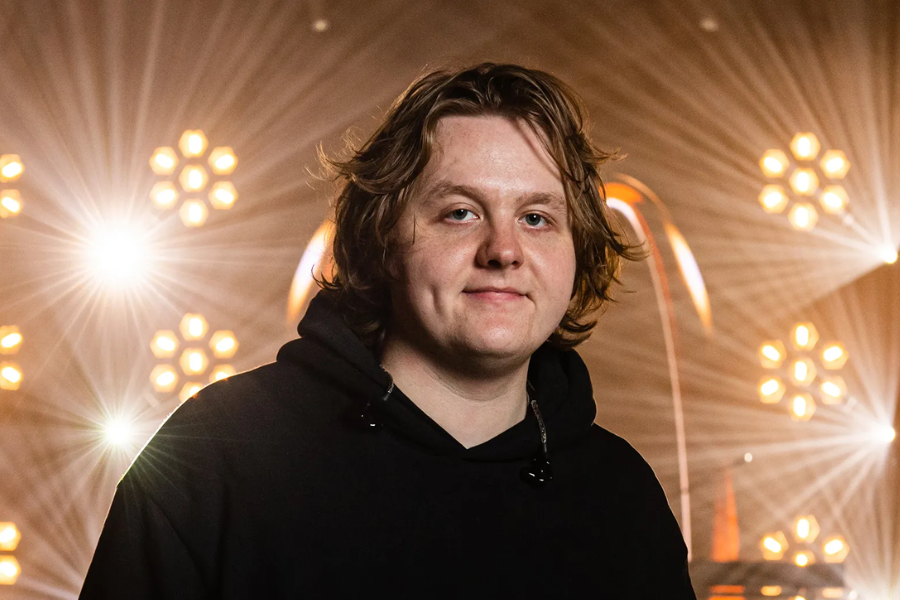 is lewis capaldi gay